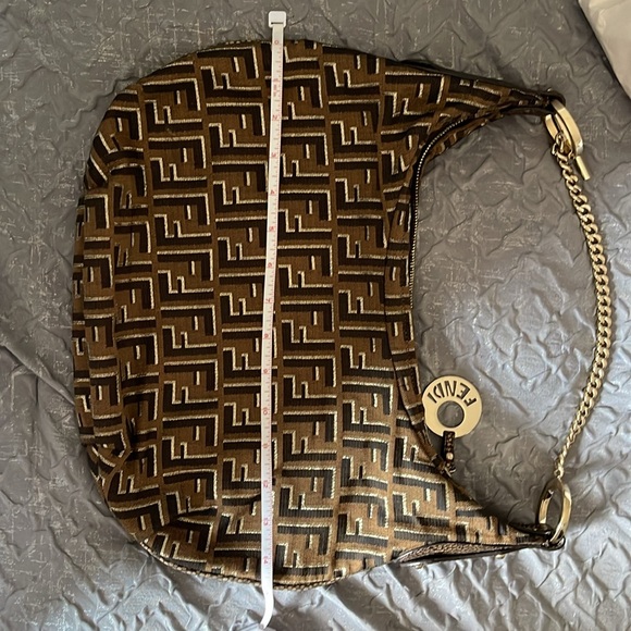 Fendi hobo bag preloved excellent condition gorgeous bag - Picture 13 of 16